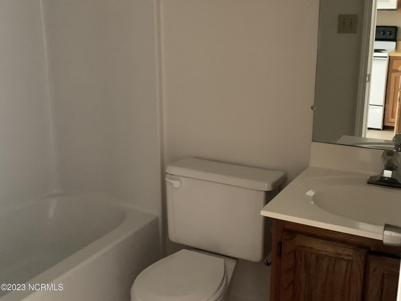 109 Easy St - Photo 2 of 8