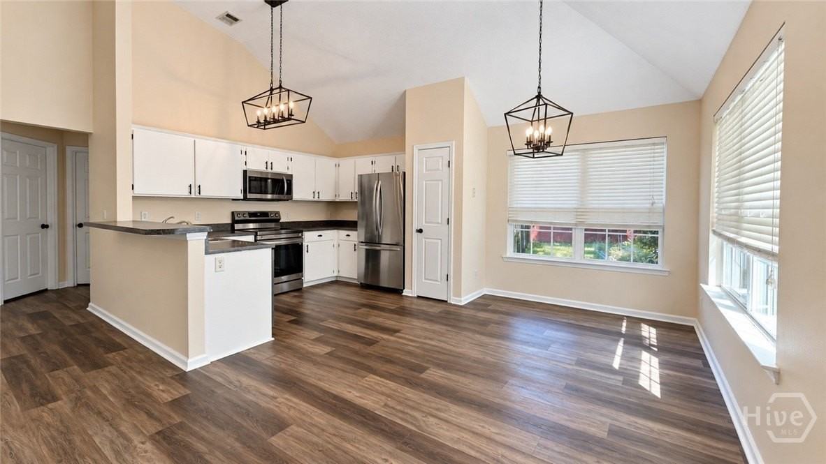 12 Ashwood Ct - Photo 7 of 44