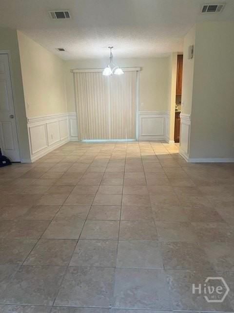 402 Macdonald St - Photo 3 of 20