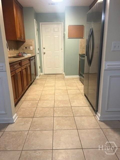 402 Macdonald St - Photo 4 of 20