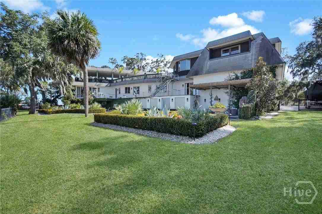 160 Oatland Island Rd #B - Photo 3 of 39