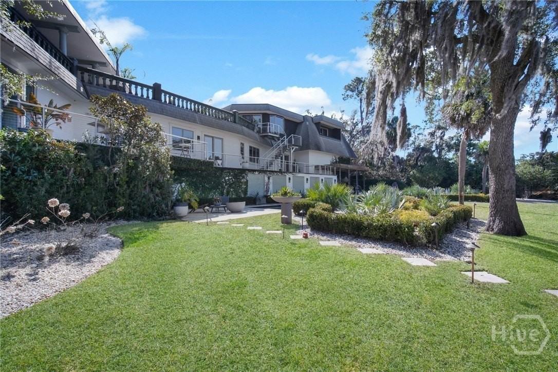 160 Oatland Island Rd #B - Photo 4 of 39