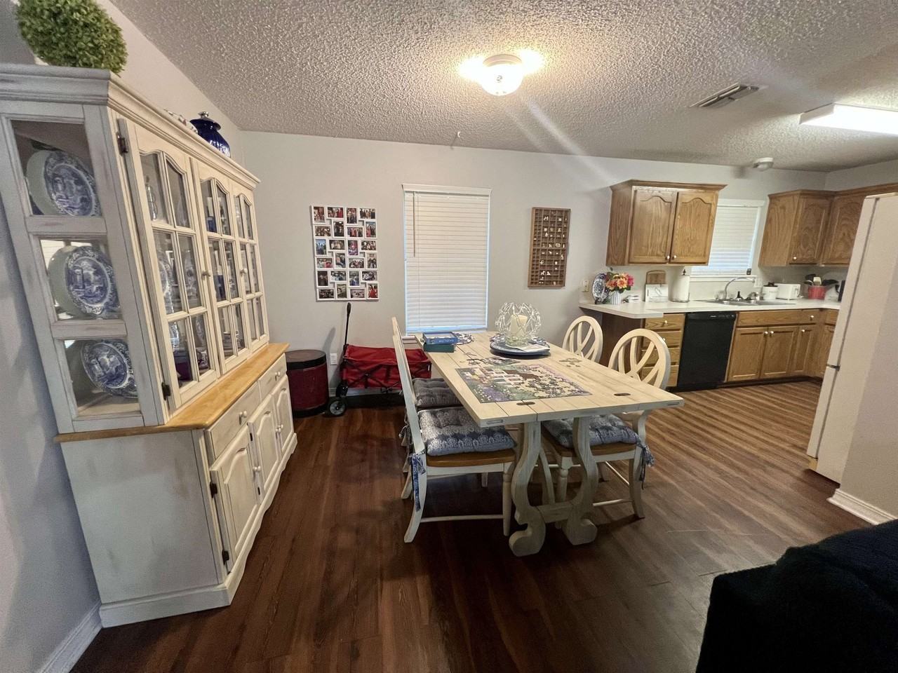 1931 Blueridge Pkwy - Photo 3 of 11