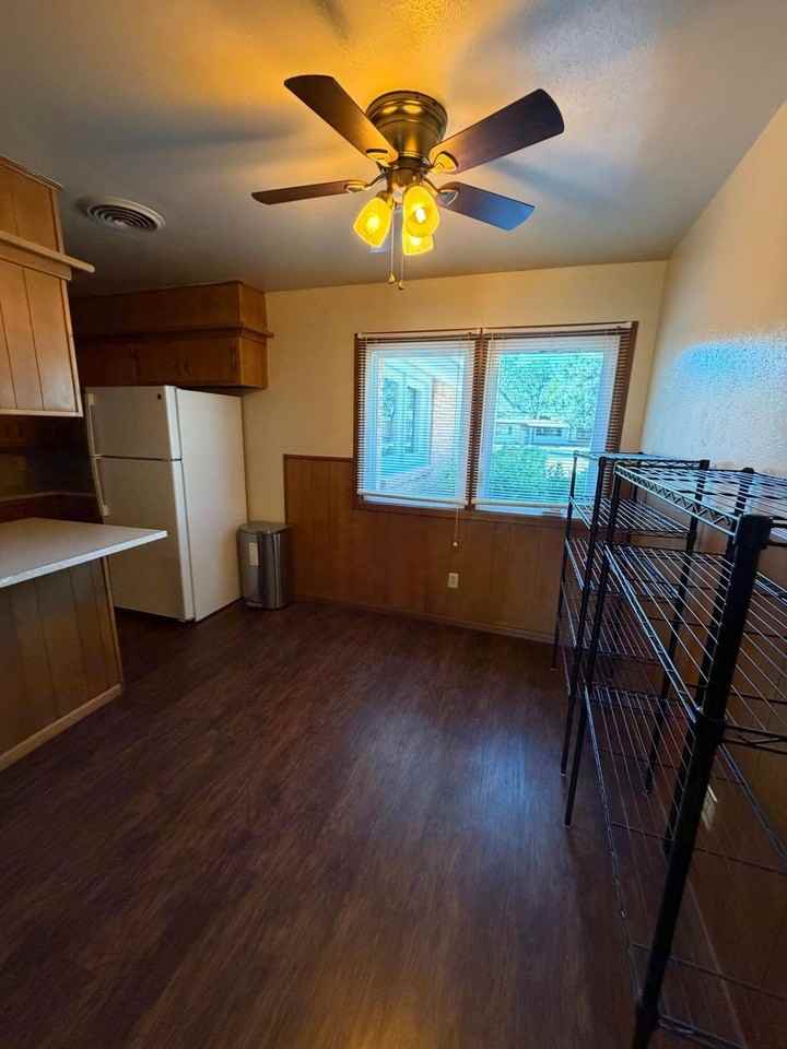 2408 33rd St #B - Photo 5 of 13