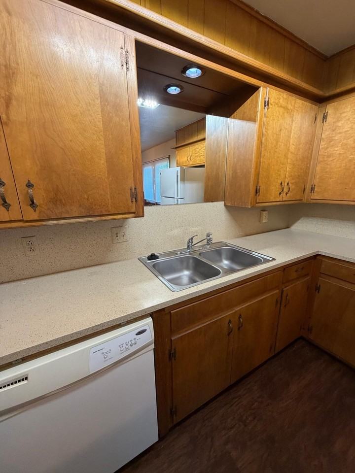 2408 33rd St #B - Photo 7 of 13