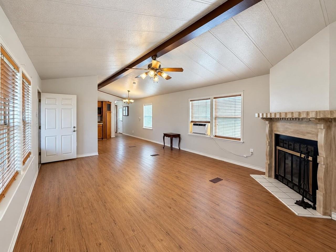 1403 132nd St - Photo 6 of 29