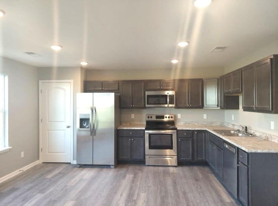 8109 Driftwood Loop - Photo 7 of 12