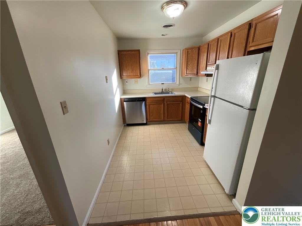 5350 Russell Ct #8 - Photo 4 of 12