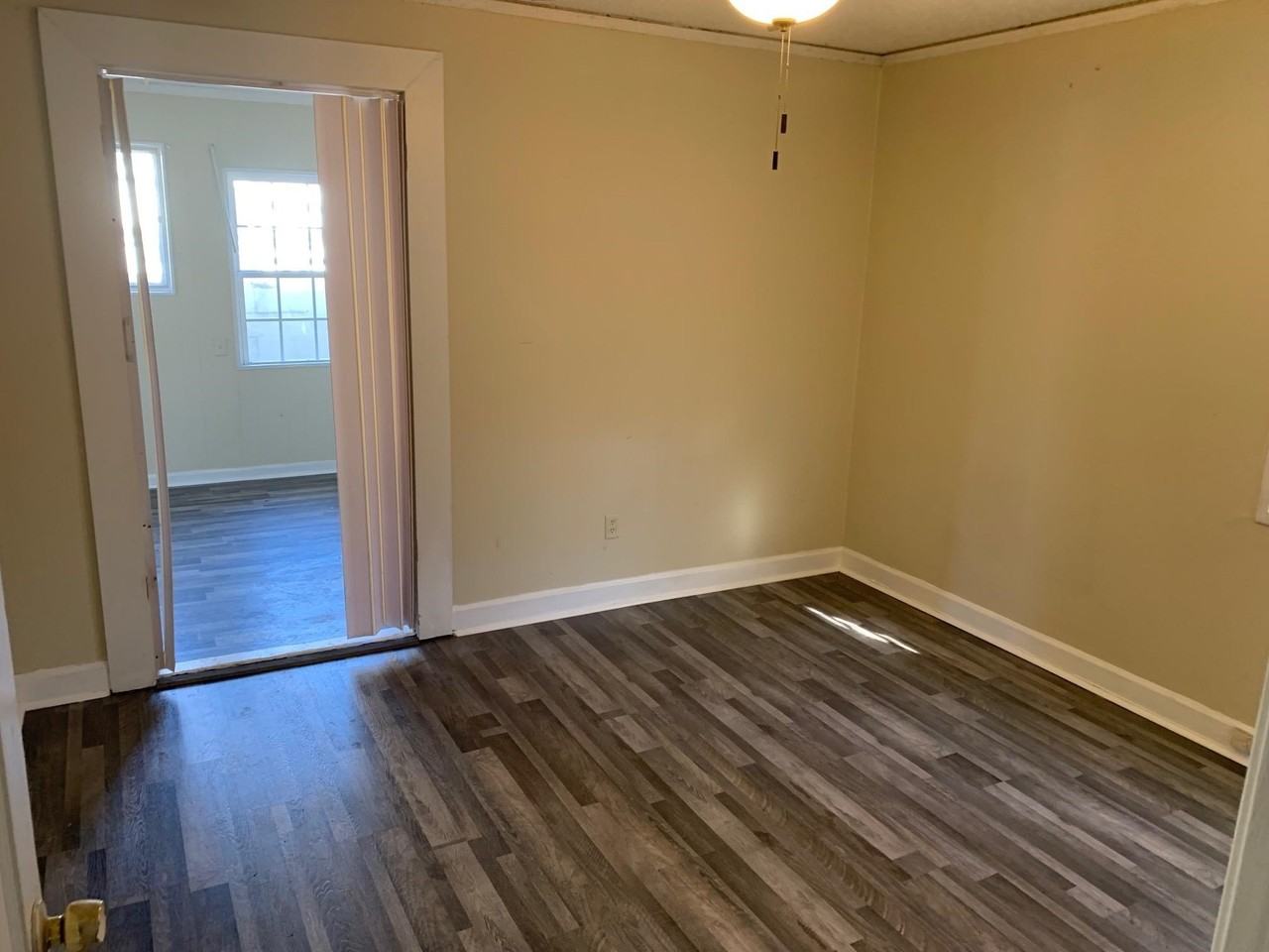 1858 Parnassus St - Photo 5 of 10