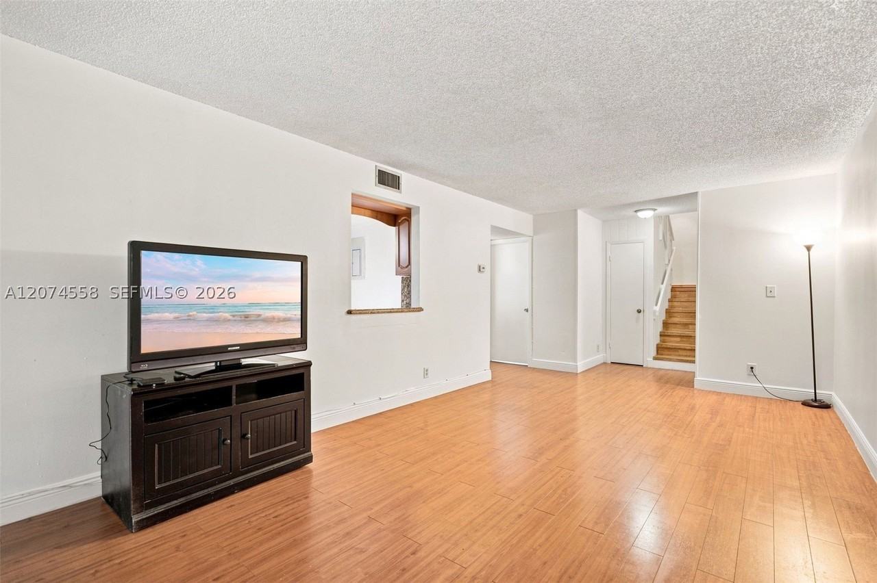 3212 N Pine Island Rd #603 - Photo 4 of 15
