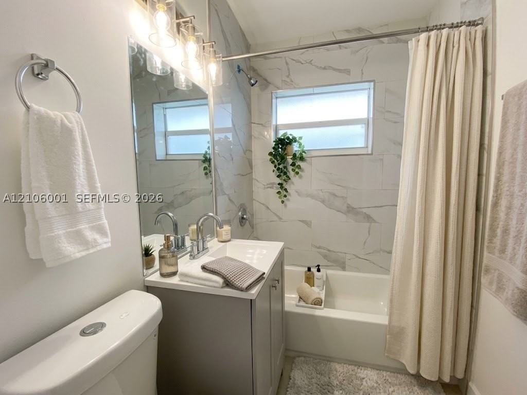 1063 Nw 24th St #1063 - Photo 4 of 15