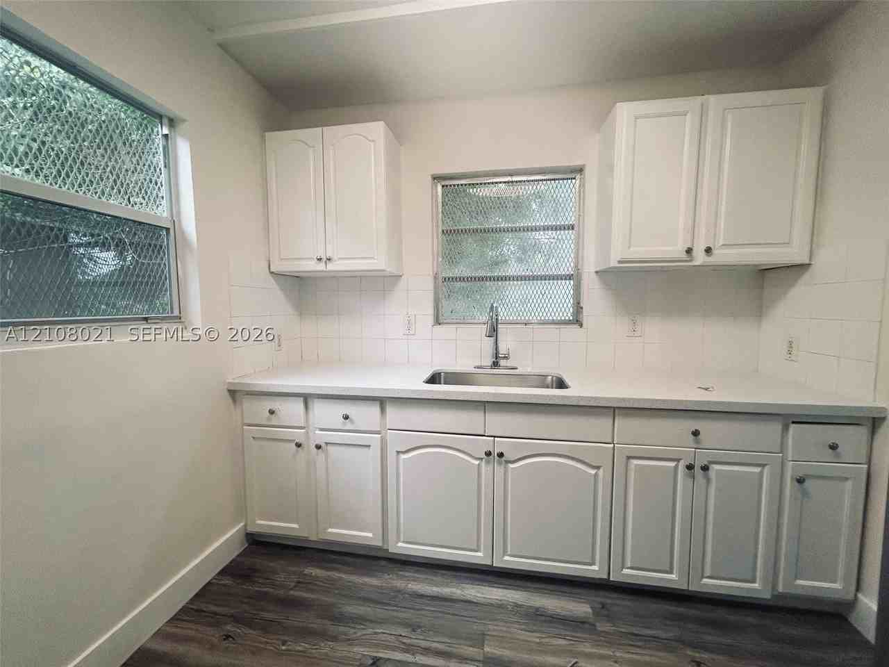 1801 Nw 44th St #0 - Photo 2 of 14
