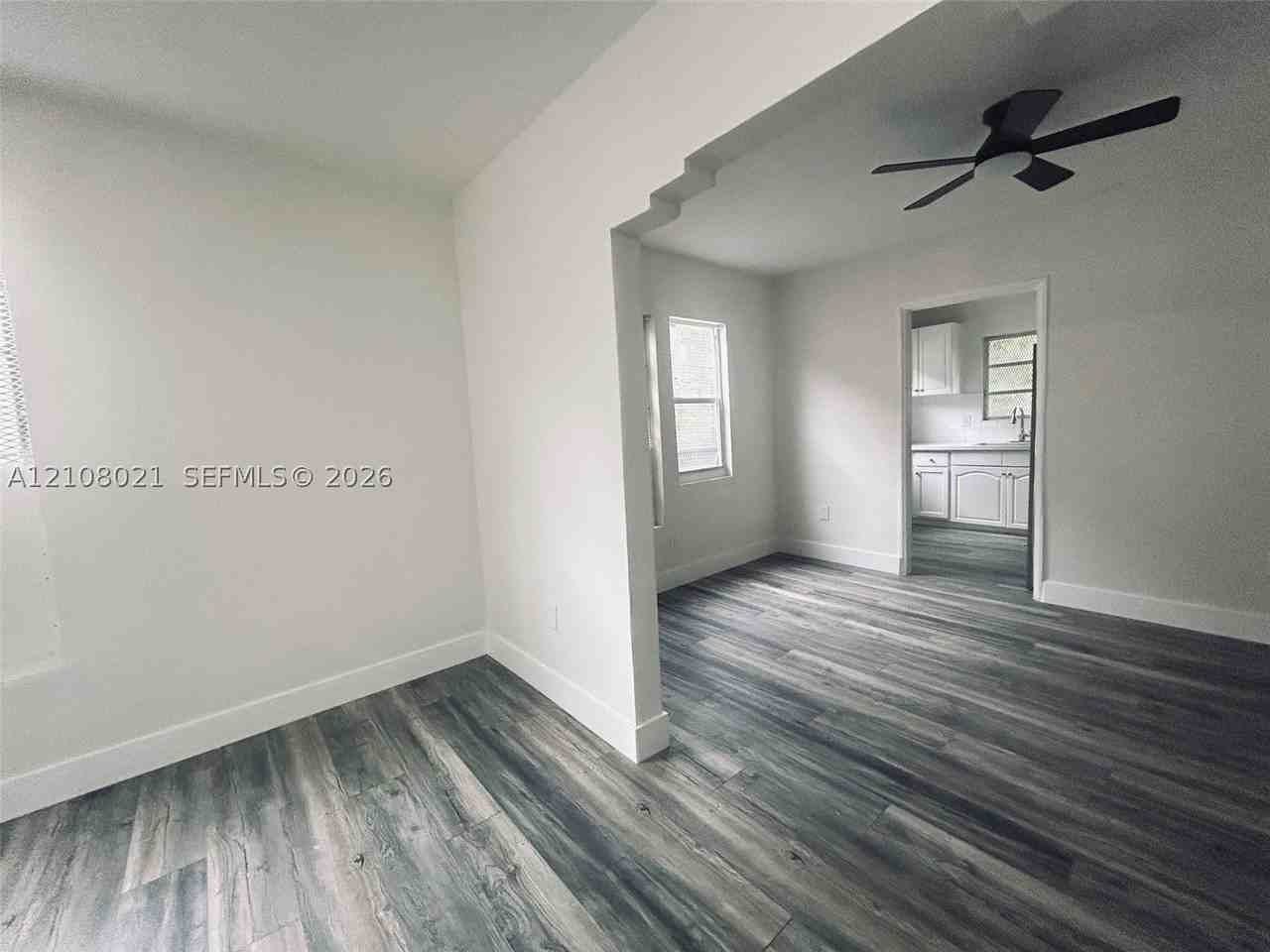 1801 Nw 44th St #0 - Photo 5 of 14
