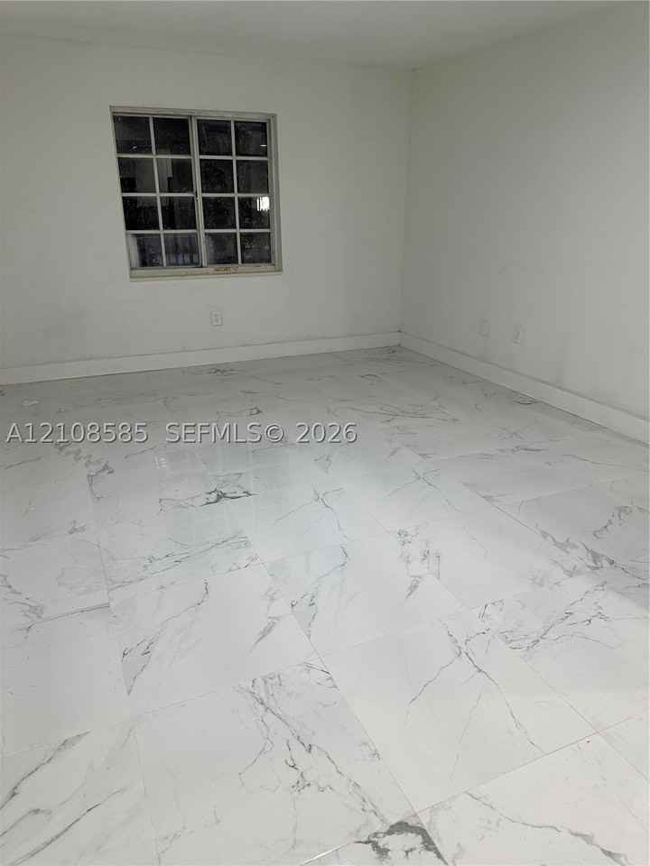 519 Sw 2nd St #104 - Photo 3 of 13