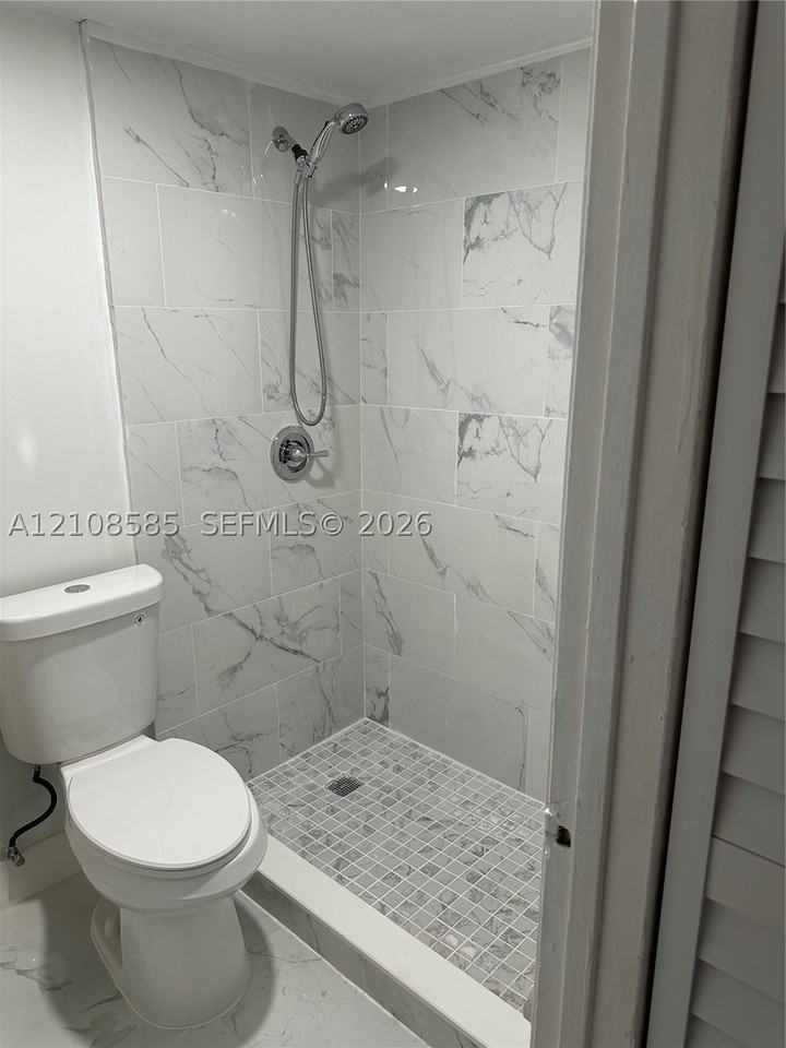 519 Sw 2nd St #104 - Photo 7 of 13