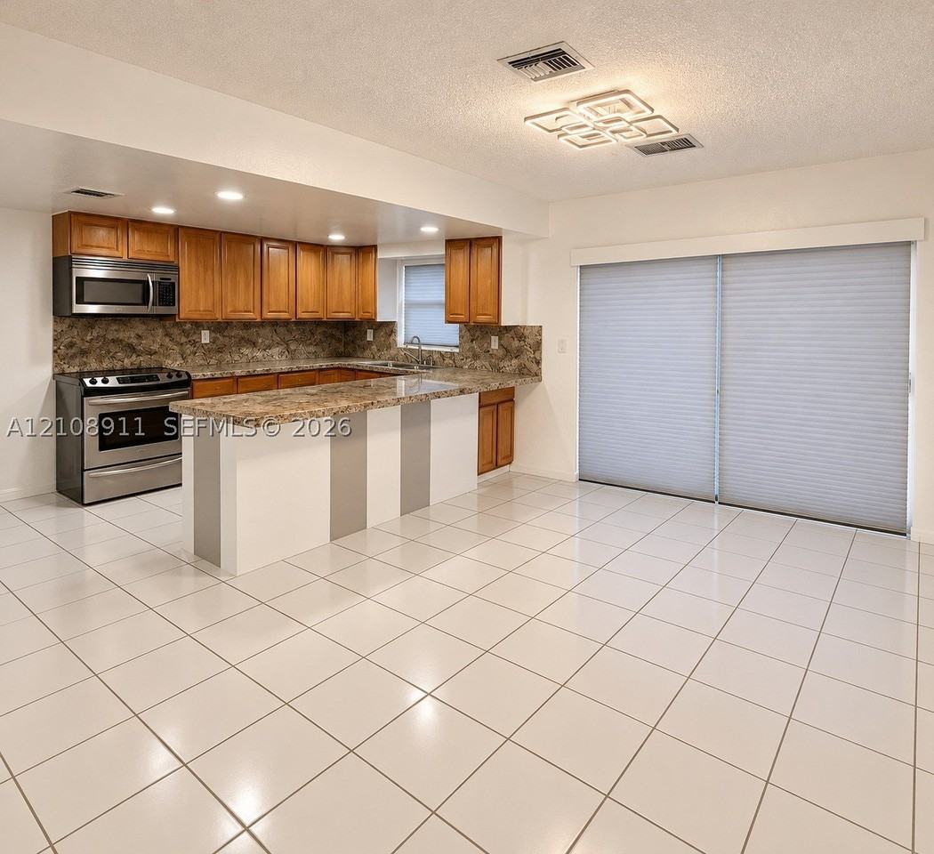 10770 Sw 164th St - Photo 3 of 11
