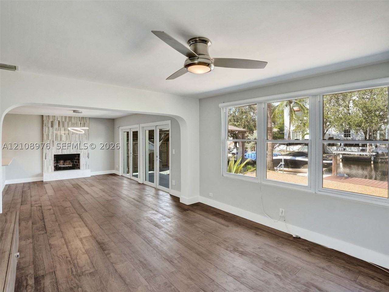 525 Sw 12th St - Photo 7 of 45