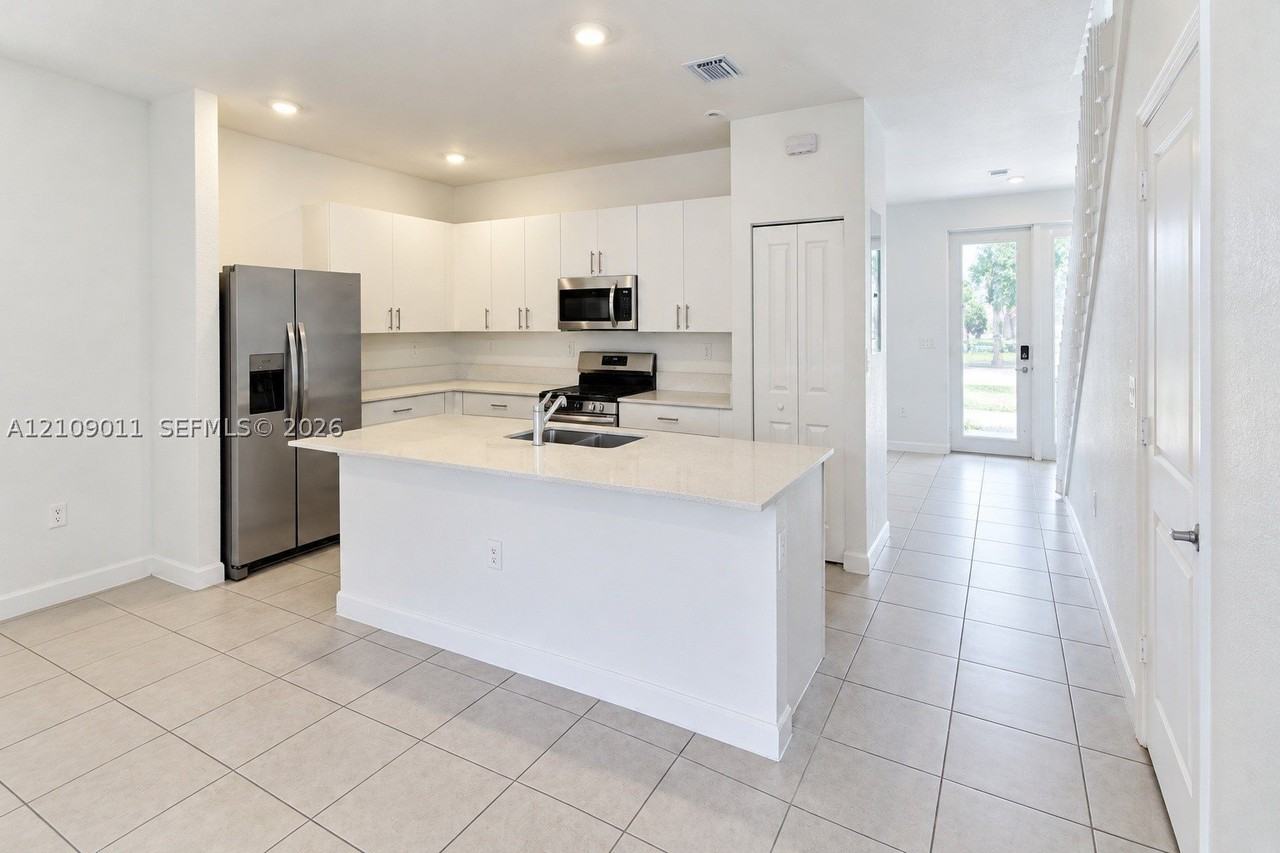 12891 Sw 243rd Ter #12891 - Photo 3 of 30