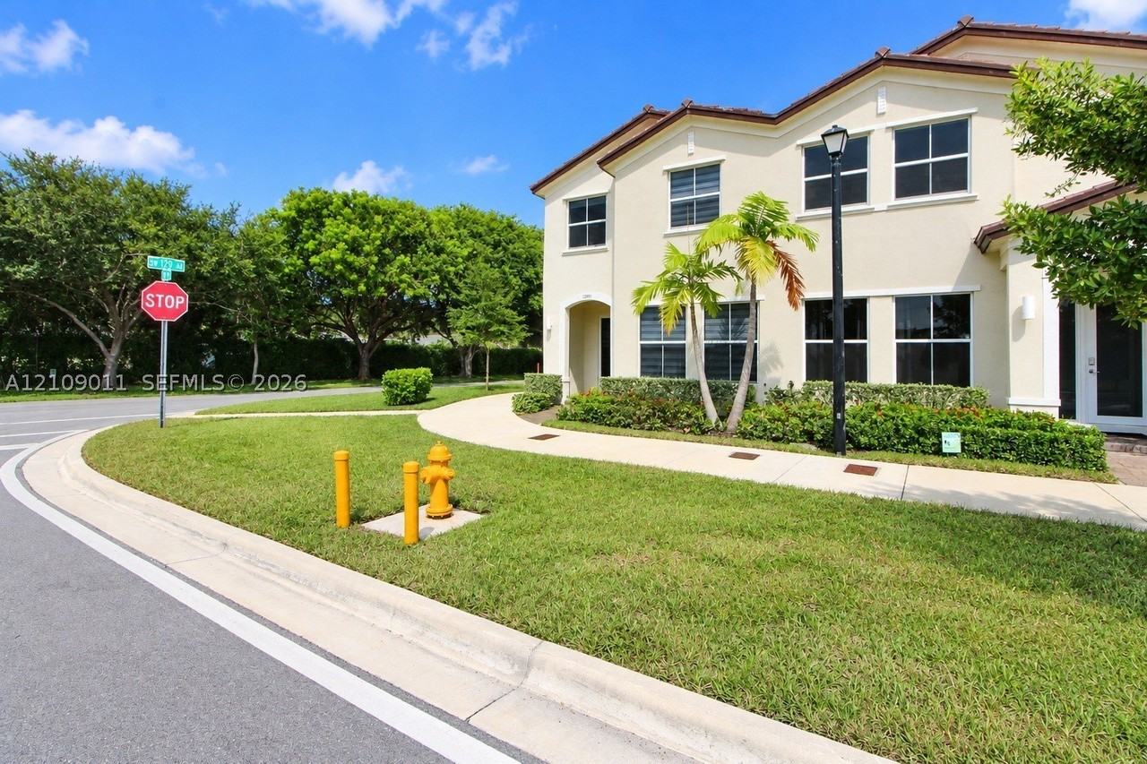 12891 Sw 243rd Ter #12891 - Photo 4 of 30
