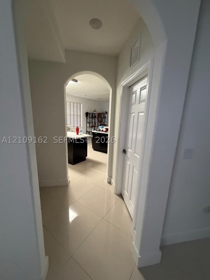 16314 Sw 61st Ln #16314 - Photo 4 of 21