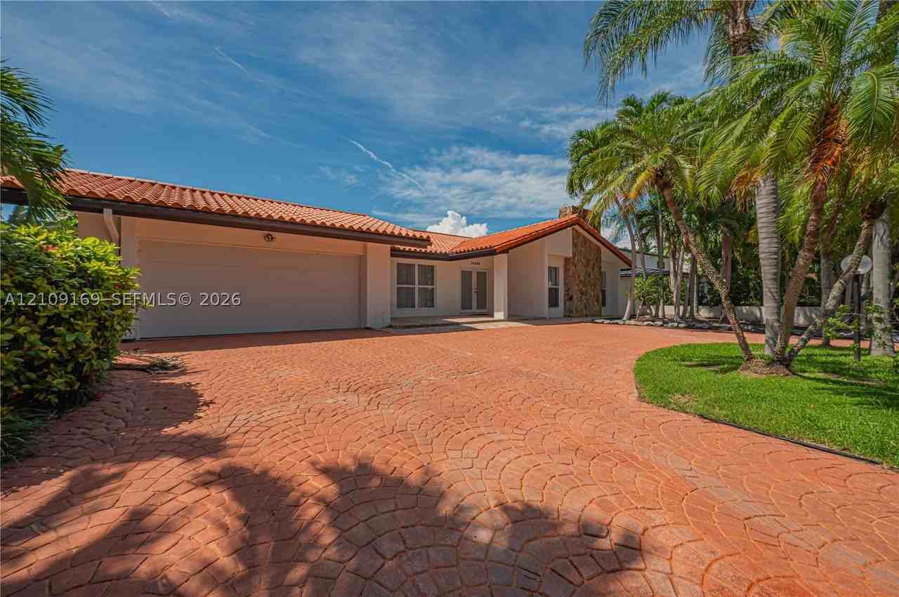 16466 Ne 31st Ave - Photo 4 of 37