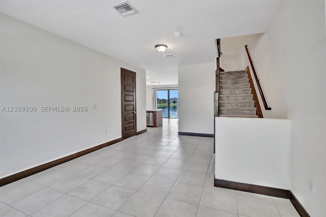 16011 Nw 91st Ct - Photo 3 of 38