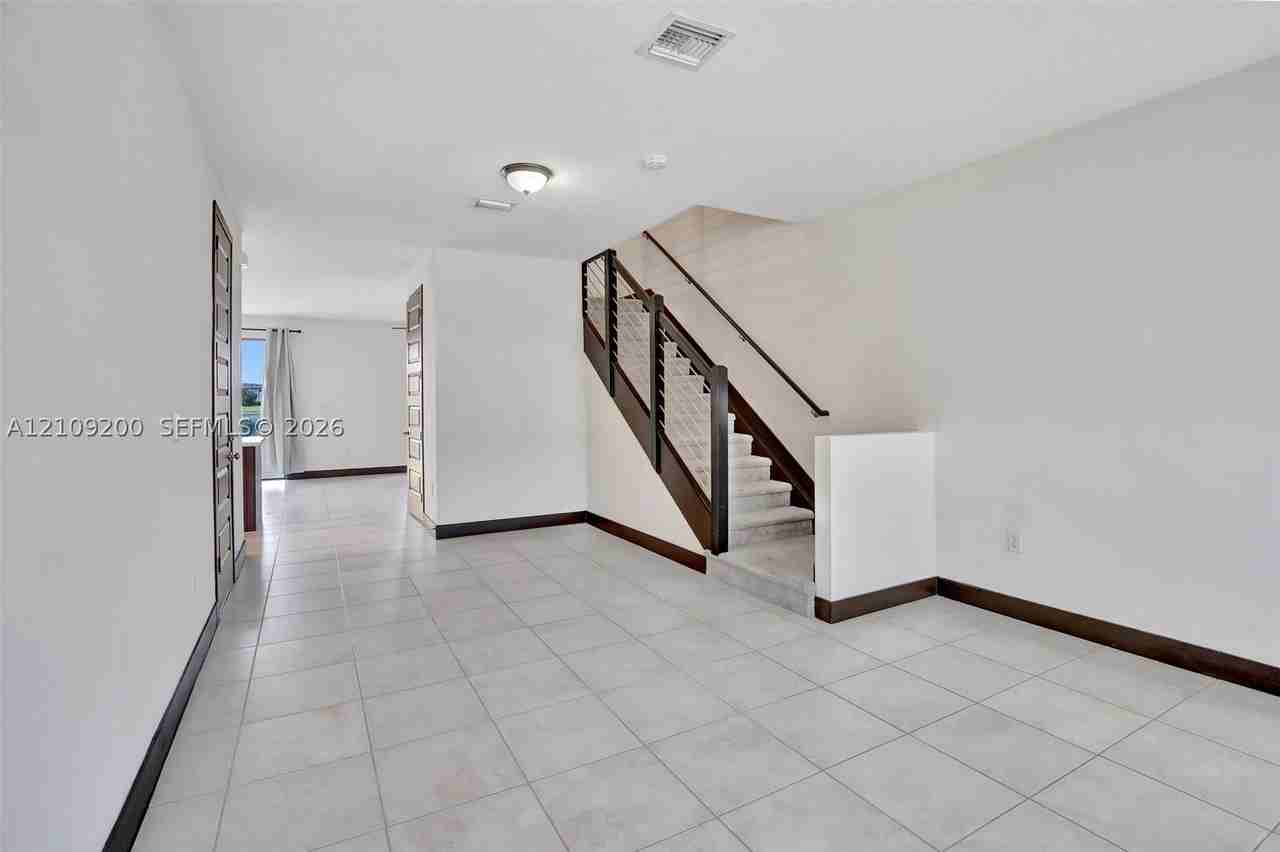16011 Nw 91st Ct - Photo 4 of 38