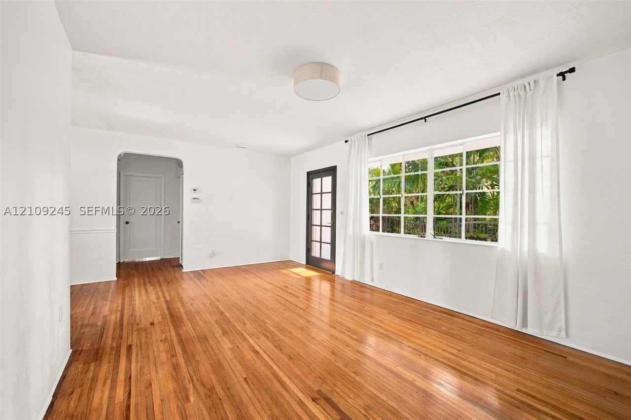 3141 Jefferson St - Photo 3 of 15