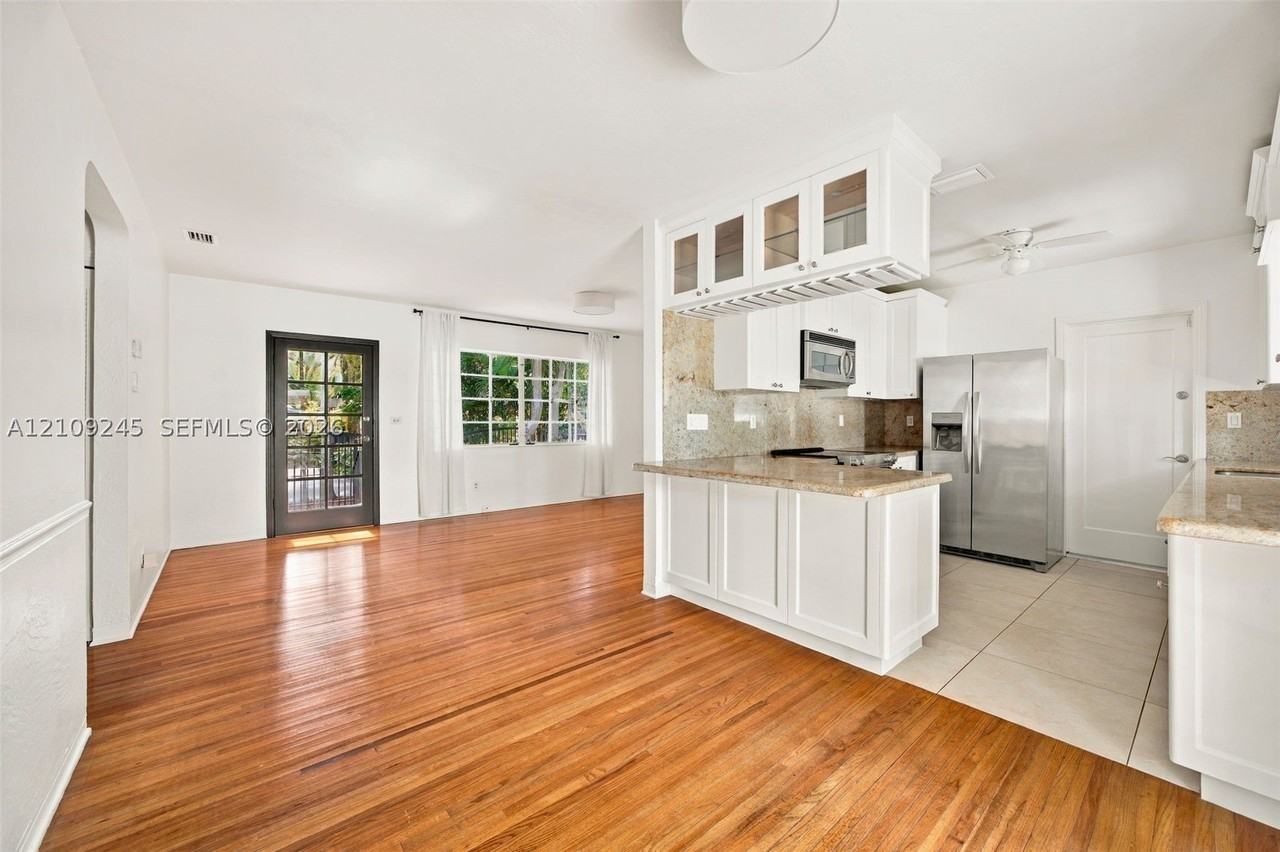 3141 Jefferson St - Photo 4 of 15