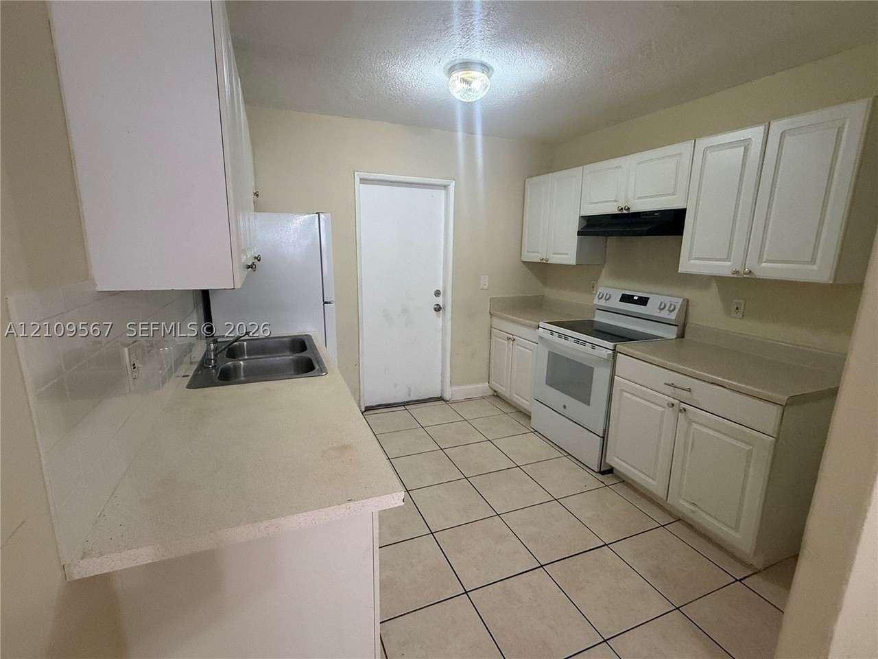 1132 Ne 5th Ave #1 - Photo 5 of 15