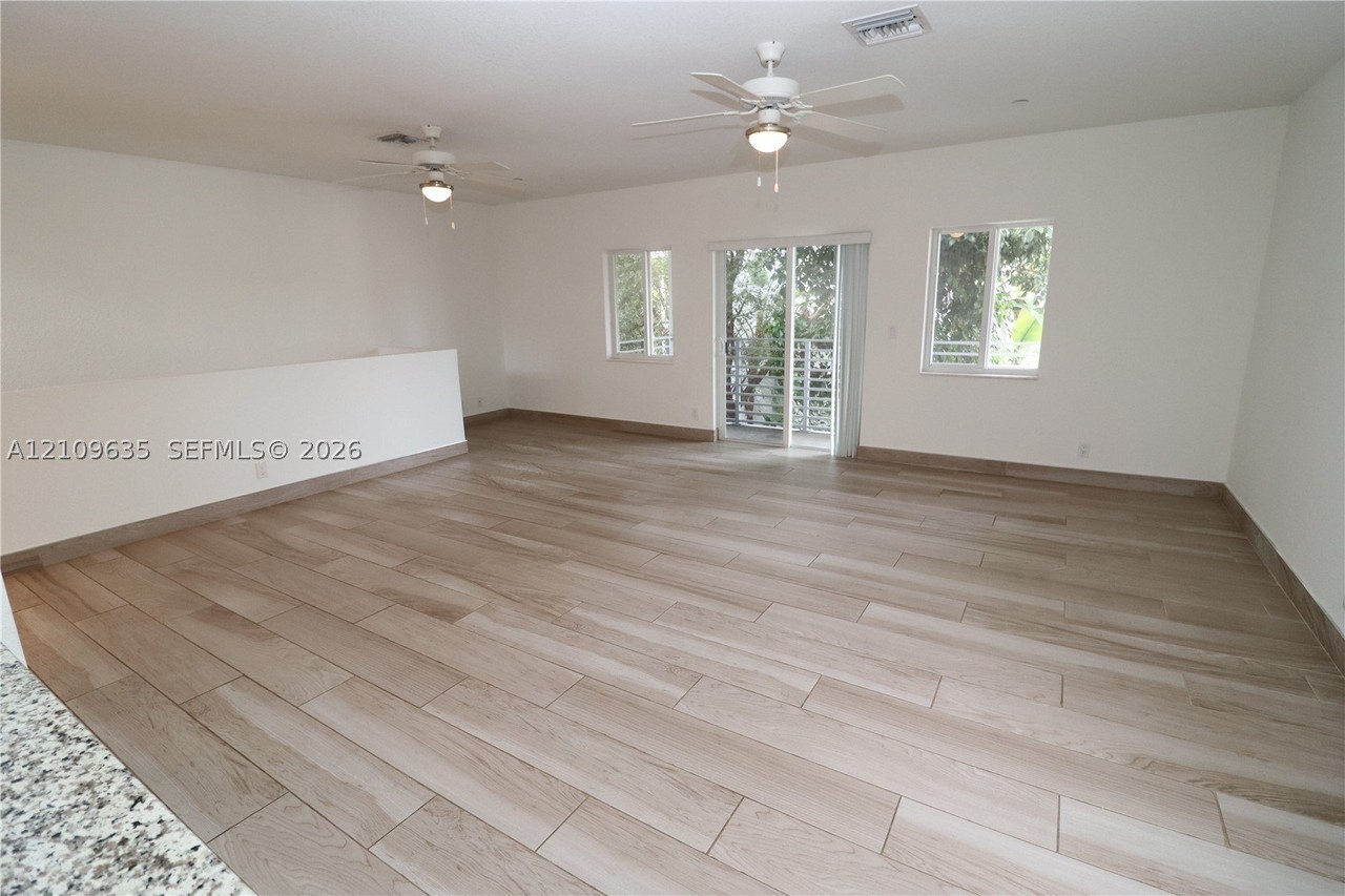 611 Ne 28th St #1 - Photo 2 of 46