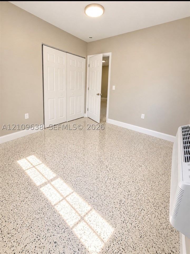 1237 Nw 5th St #1 - Photo 7 of 10