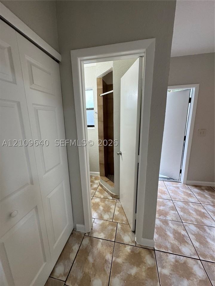 17325 Homestead Ave #4 - Photo 6 of 12