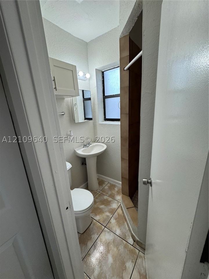 17325 Homestead Ave #4 - Photo 7 of 12