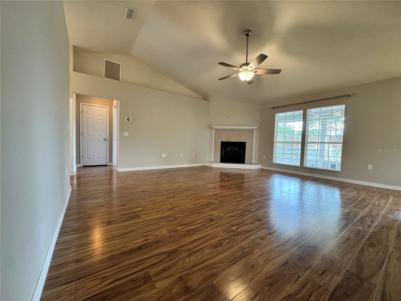 25590 Nw 10th Ave - Photo 5 of 38
