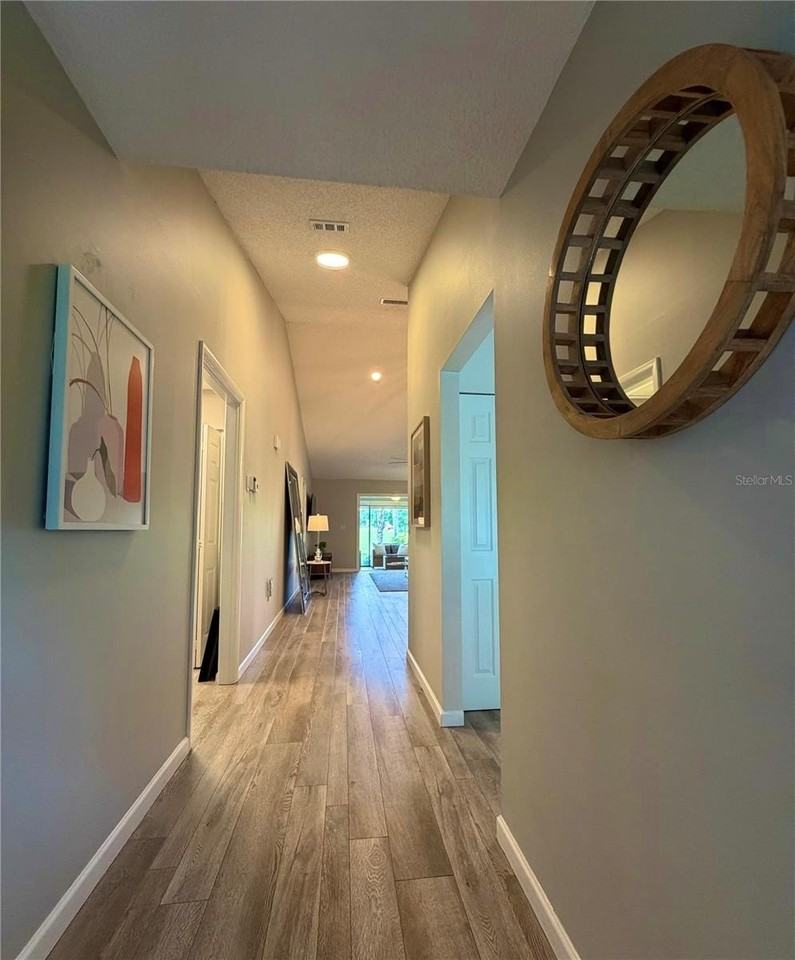 5847 Clubside Dr - Photo 3 of 32