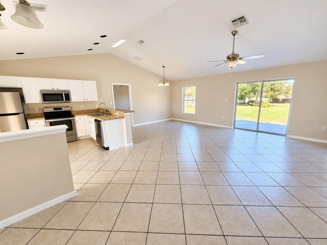 11635 Fairmont Ave - Photo 2 of 7