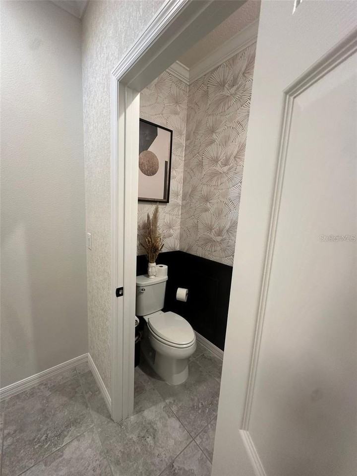 2433 Varenna Loop - Photo 5 of 23