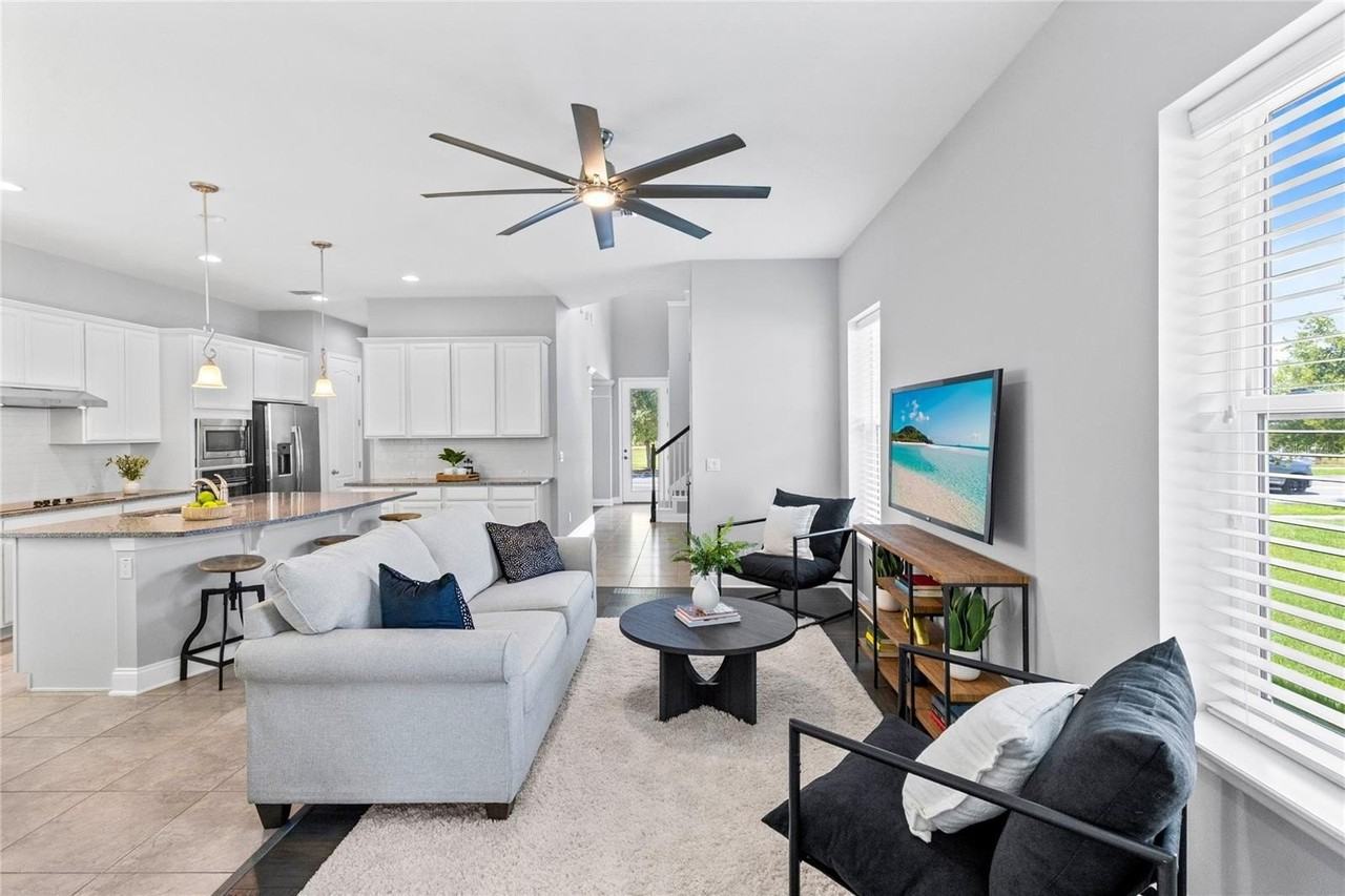 7749 Laureate Blvd - Photo 3 of 49