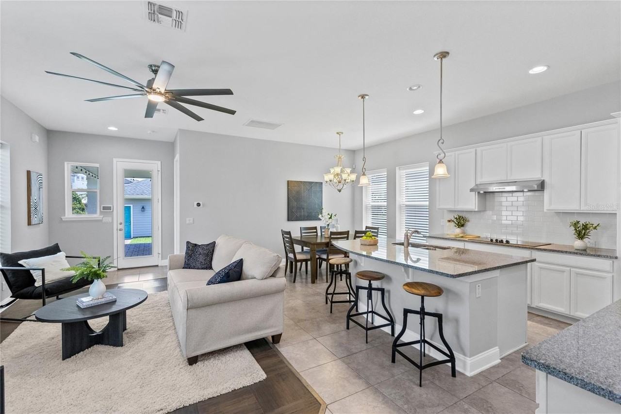7749 Laureate Blvd - Photo 6 of 49