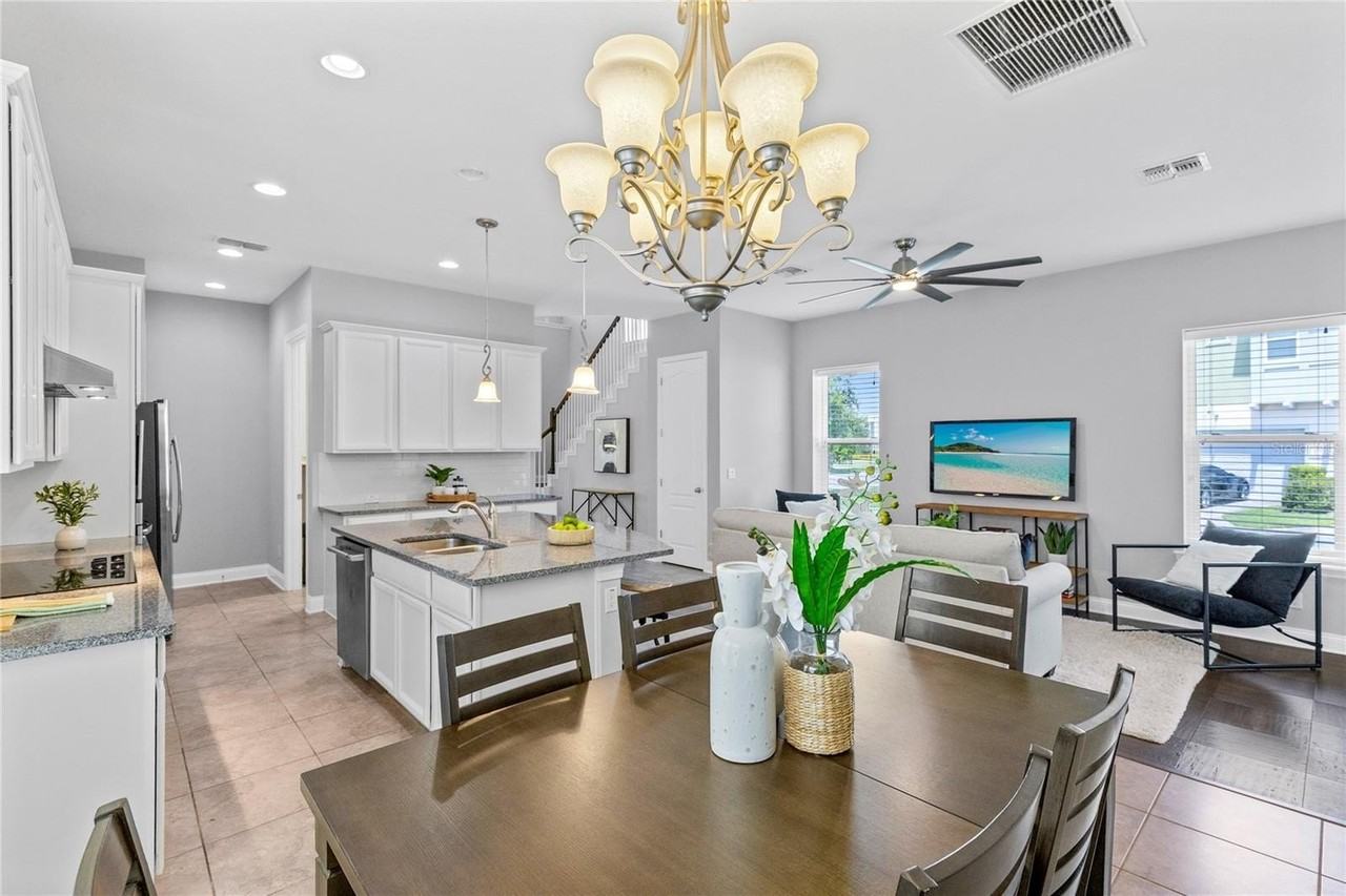 7749 Laureate Blvd - Photo 7 of 49