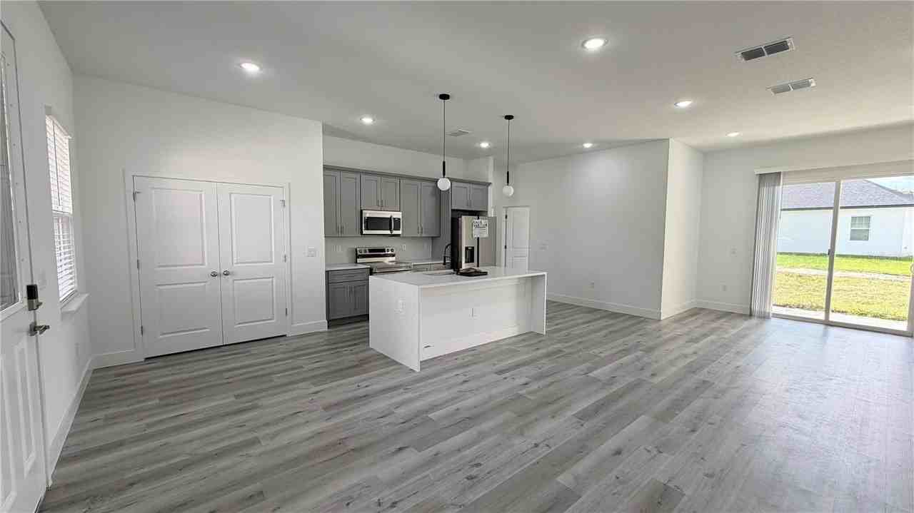 12834 Sw 67th Ave - Photo 4 of 33