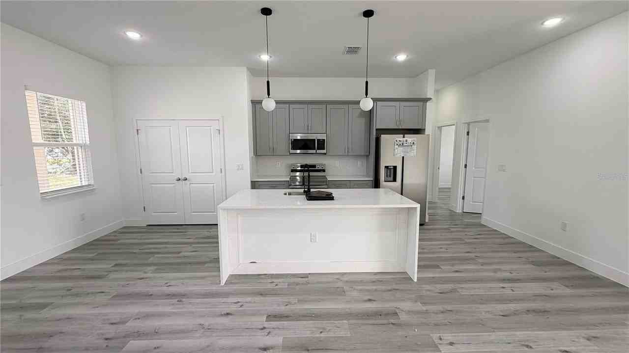12834 Sw 67th Ave - Photo 7 of 33