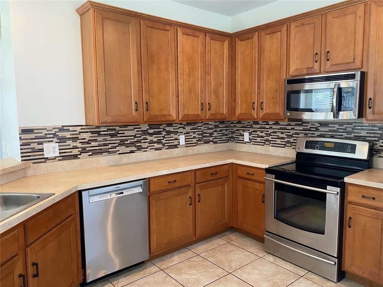 1903 Estancia Cir #1903 - Photo 7 of 28