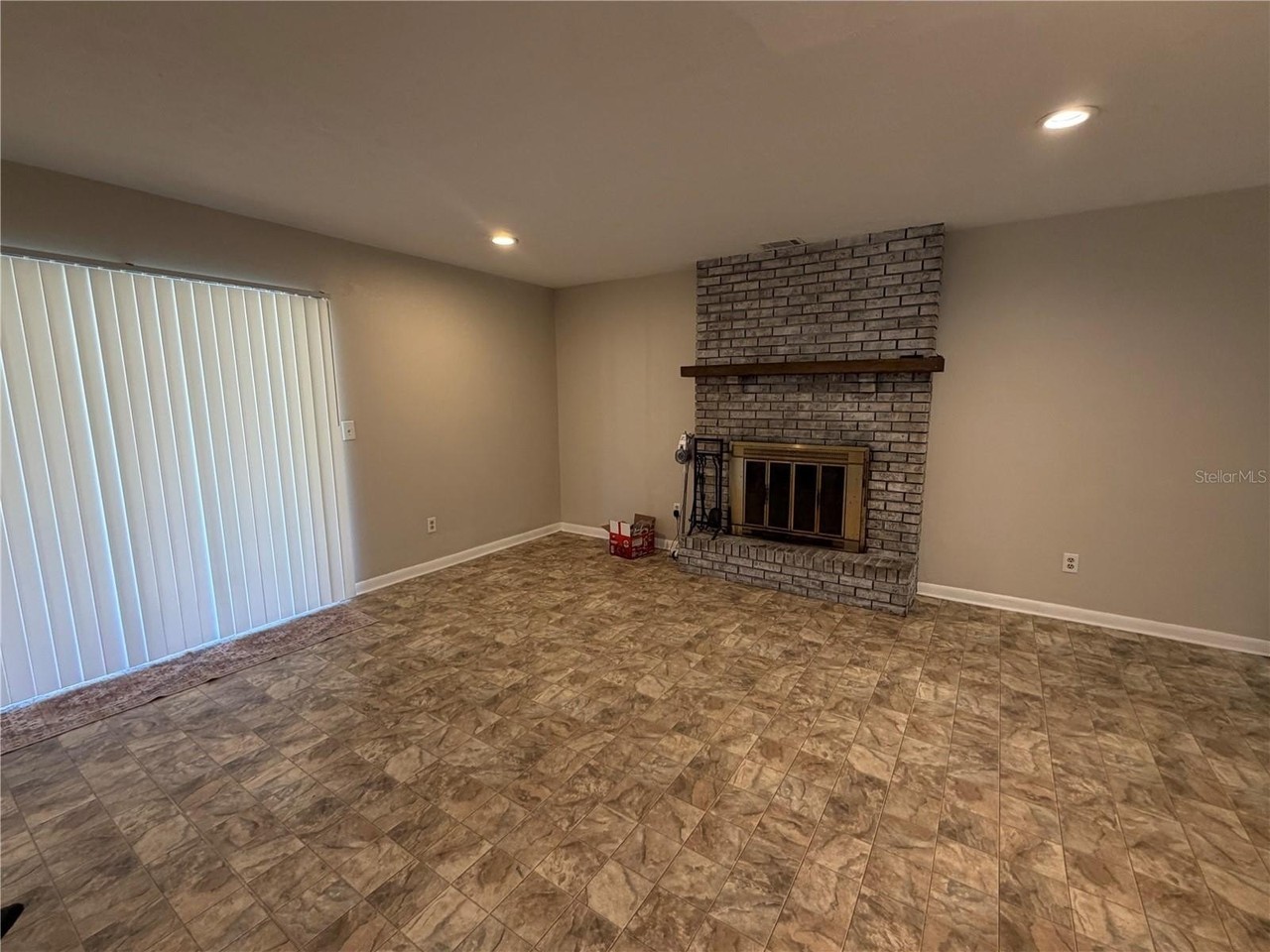 511 Cocoplum Dr - Photo 2 of 14
