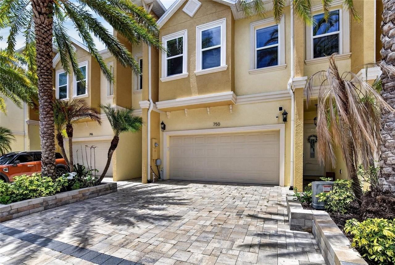 750 Grand Cypress Ln - Photo 4 of 50