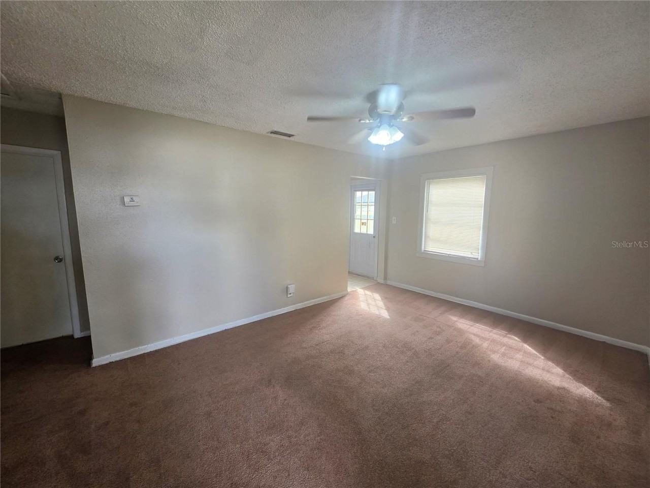 1512 W Comanche Ave - Photo 4 of 20