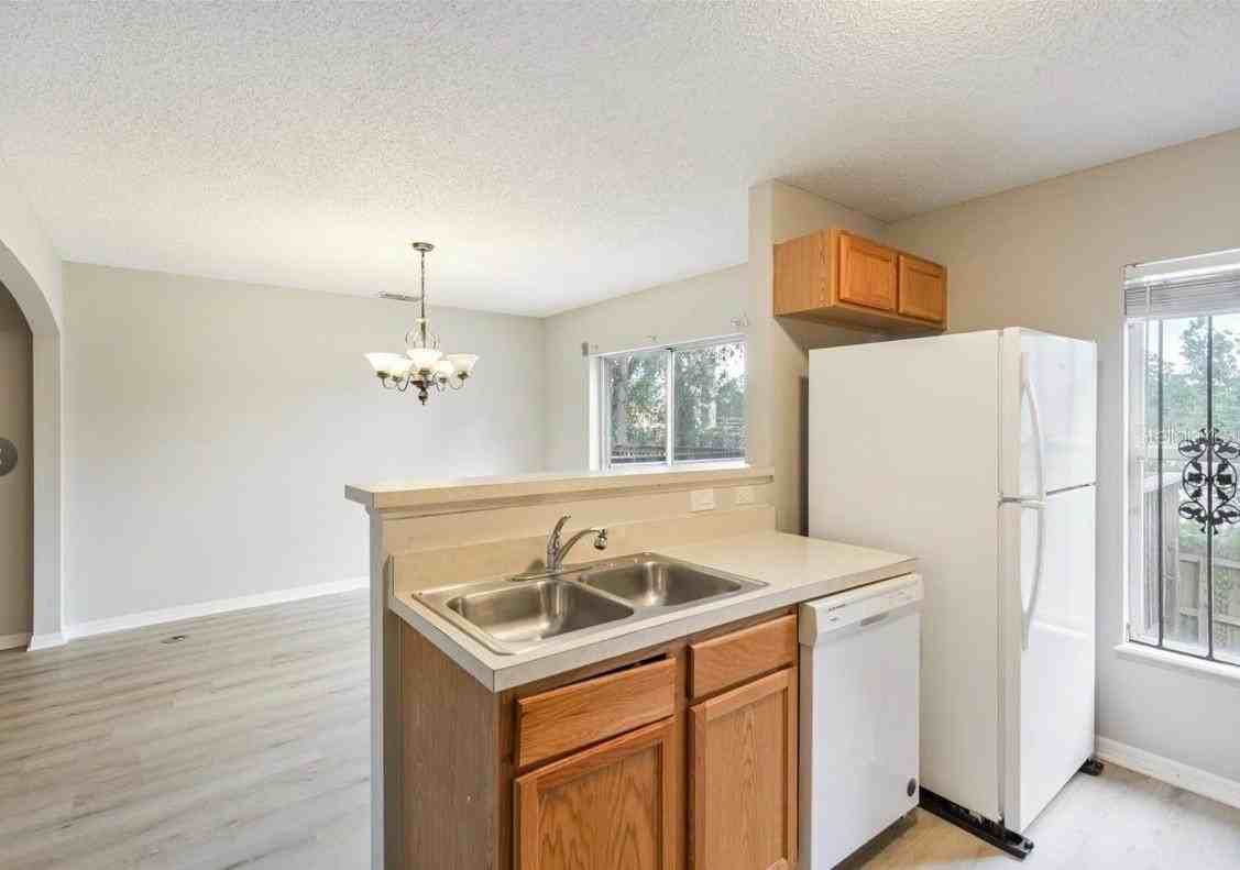 4617 Ashburn Square Dr - Photo 7 of 15