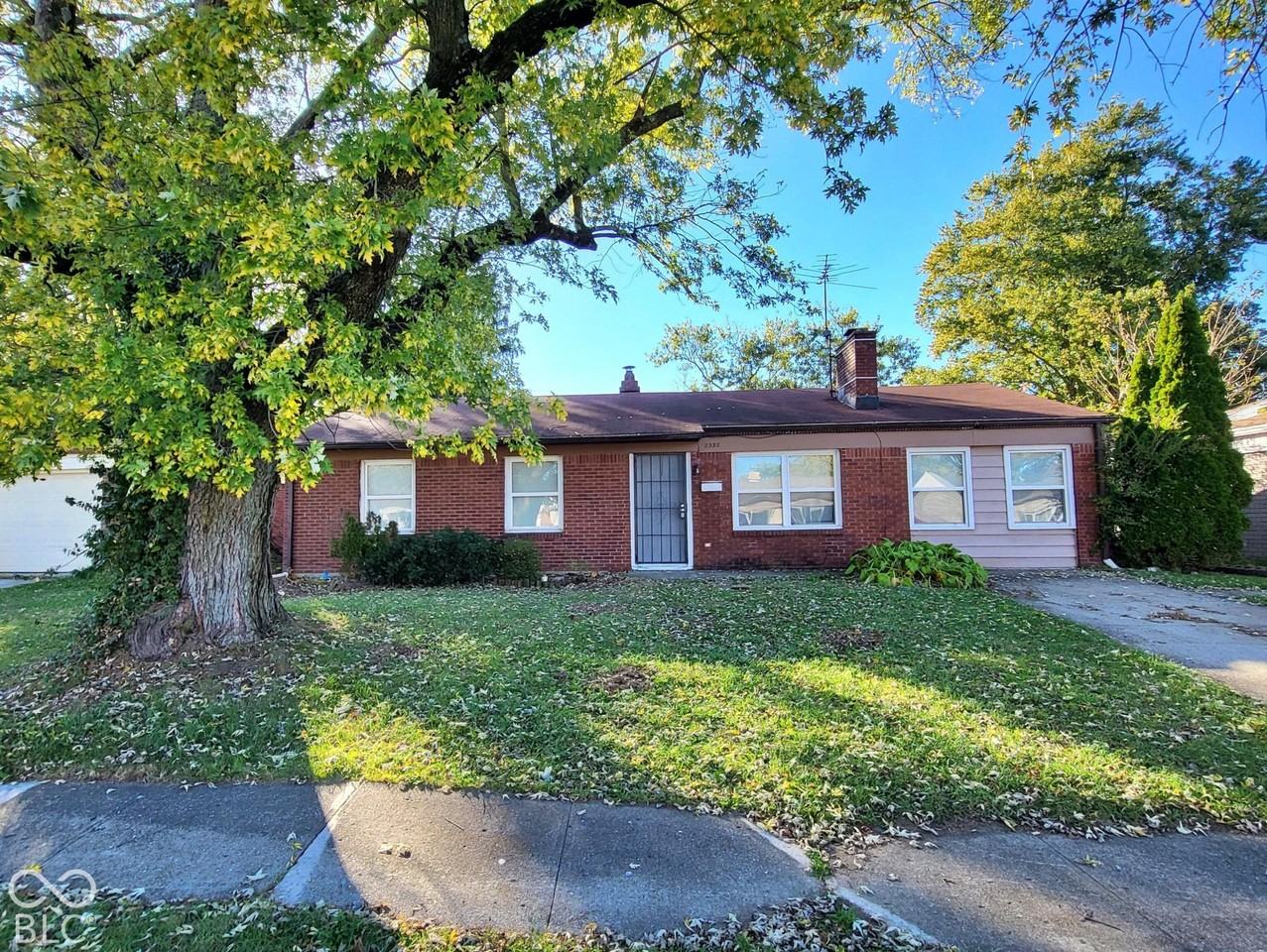 2332 Courtney Rd - Photo 2 of 18