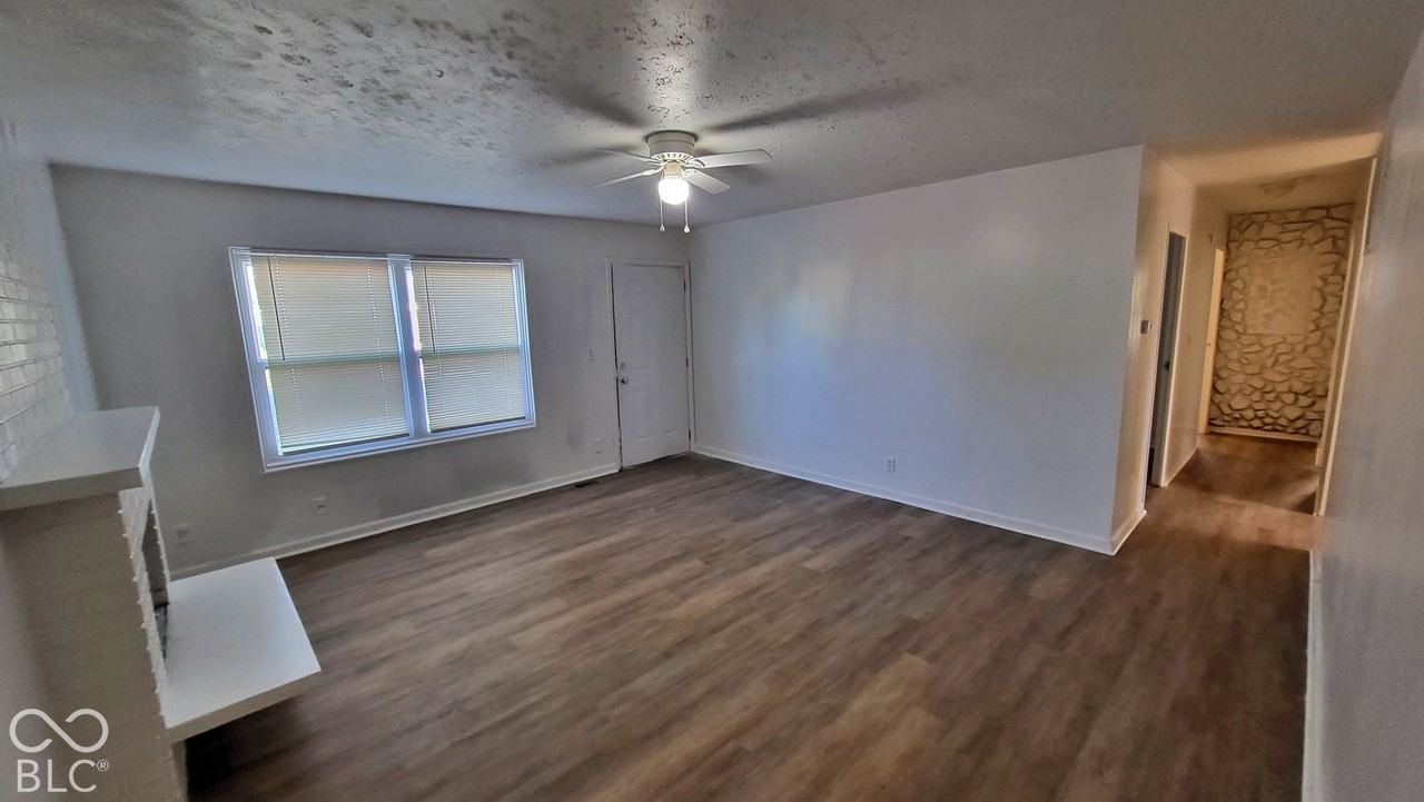 2332 Courtney Rd - Photo 3 of 18